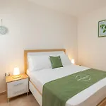 E&E Rooms Vlora - Seaside Escape